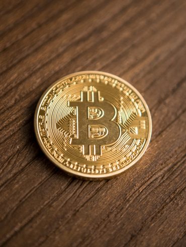 Fundstrat Analyst: Don't Buy Bitcoin (BTC) Just Yet, Be Patient 12