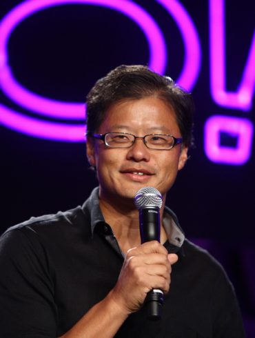 Yahoo co-founder Jerry Yang says blockchain "natural technology for banks and trading" 12