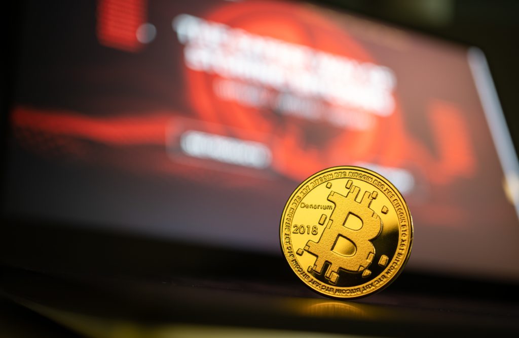 Analyst Expects Bitcoin To See Bullish Continuation: BTC Taps $6,000 1